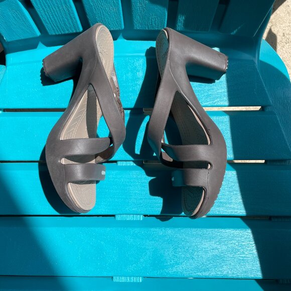 Crocs Cyprus IV Sandals Size 7, Brown Strappy, Heel. - Picture 6 of 7